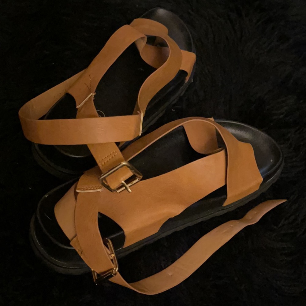 Sandals - Picture 3 of 3